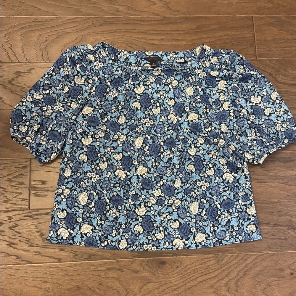 🆕 ANN TAYLOR Floral Puff‎ Sleeve Top Feminine size XS NWOT